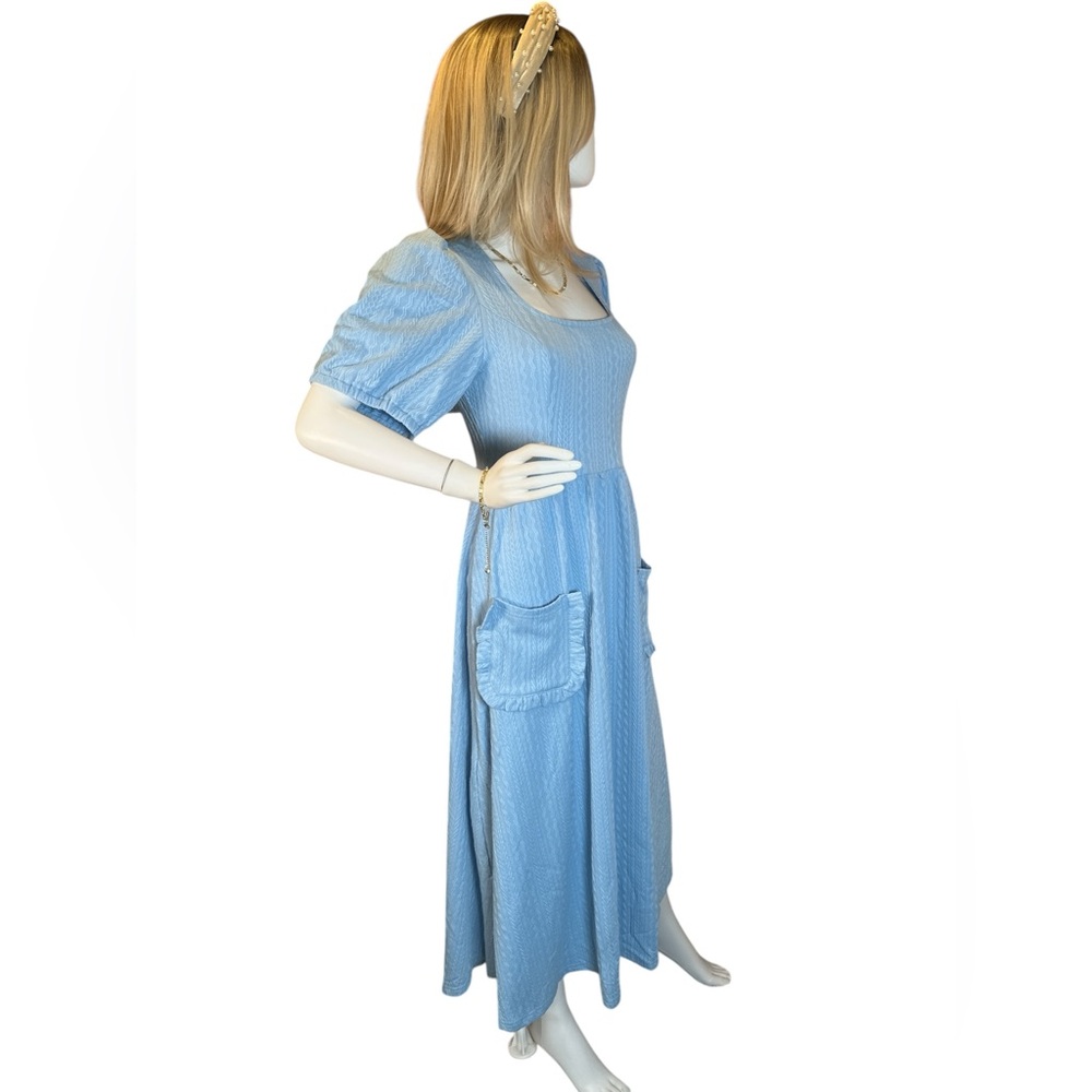 Fantastic Fawn NWOT Light Blue Midi Dress with Pockets - Picture 7 of 10
